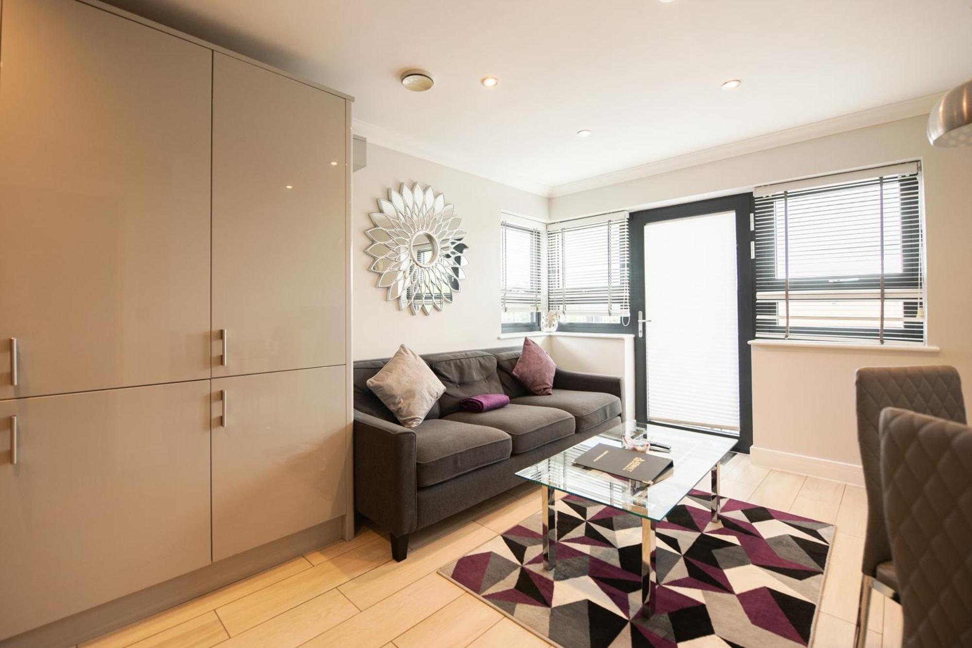 レディングMalthouse Courtアパートメント 部屋 写真